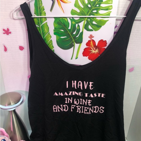 I have amazing taste in wine and friends!saying on the back of t-shirtMa… - Picture 1 of 2